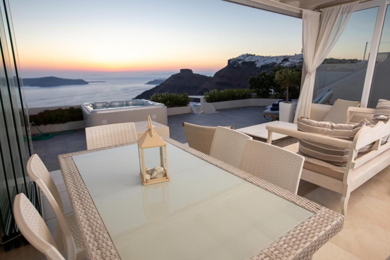 Sunset View Villa Santorini - With Outdoor Jacuzzi Firostefani Exteriör bild