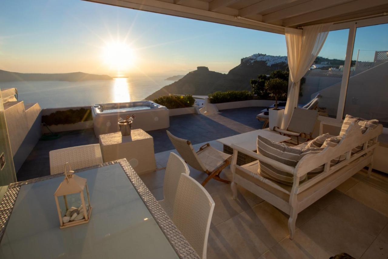 Sunset View Villa Santorini - With Outdoor Jacuzzi Firostefani Exteriör bild