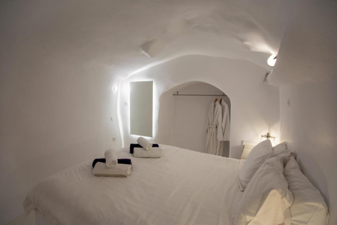Sunset View Villa Santorini - With Outdoor Jacuzzi Firostefani Exteriör bild