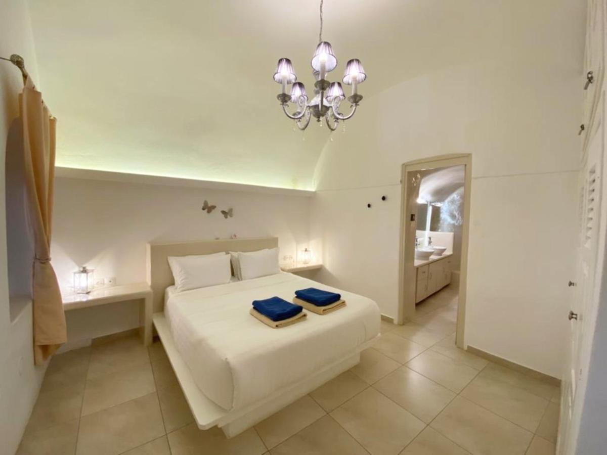 Sunset View Villa Santorini - With Outdoor Jacuzzi Firostefani Exteriör bild